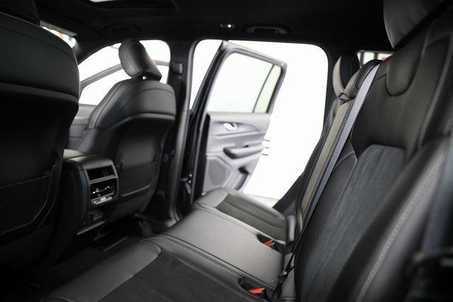 new 2025 Jeep Grand Cherokee car, priced at $41,202