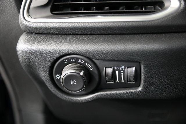 new 2025 Chrysler Pacifica Hybrid car, priced at $43,692