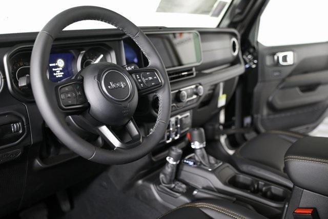 new 2025 Jeep Gladiator car, priced at $47,978