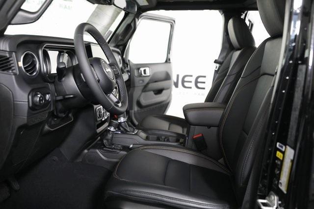 new 2025 Jeep Gladiator car, priced at $47,978