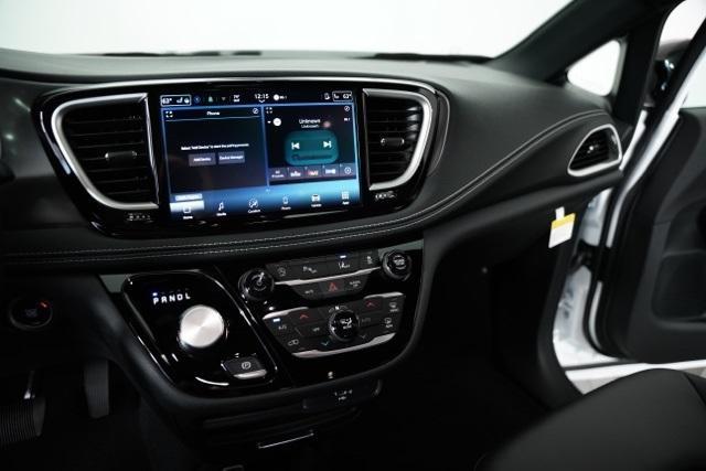 new 2026 Chrysler Pacifica car, priced at $39,069