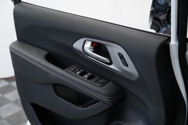 new 2026 Chrysler Pacifica car, priced at $39,069