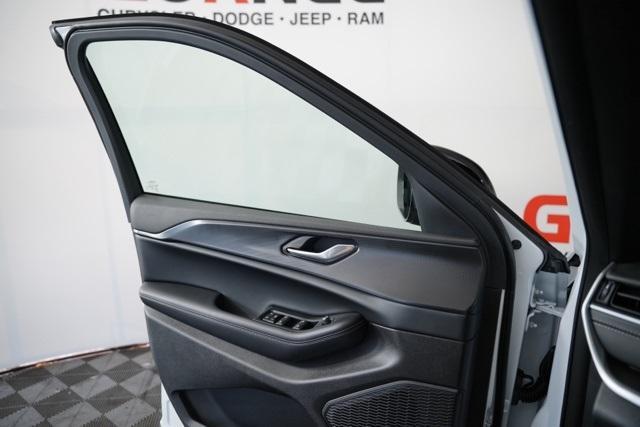 new 2025 Jeep Grand Cherokee L car, priced at $44,359