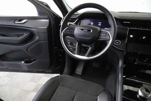 new 2025 Jeep Grand Cherokee L car, priced at $42,194