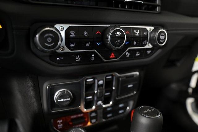 new 2025 Jeep Gladiator car, priced at $52,136