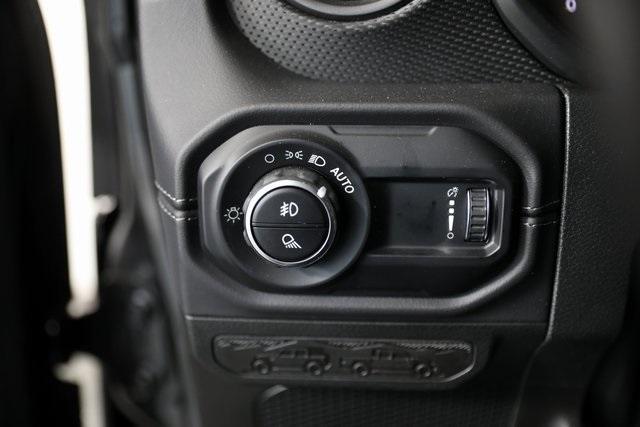 new 2025 Jeep Gladiator car, priced at $52,136