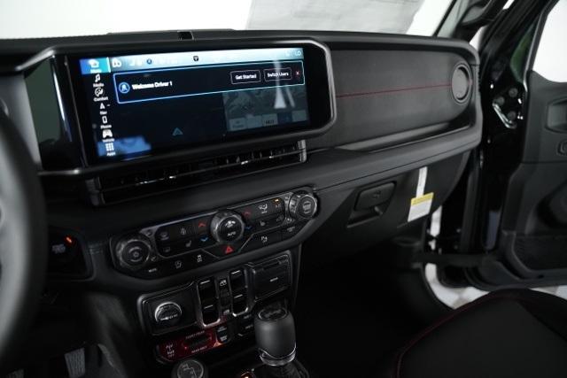 new 2025 Jeep Wrangler car, priced at $56,543