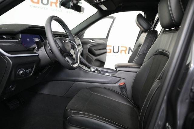 new 2025 Jeep Grand Cherokee car, priced at $40,452