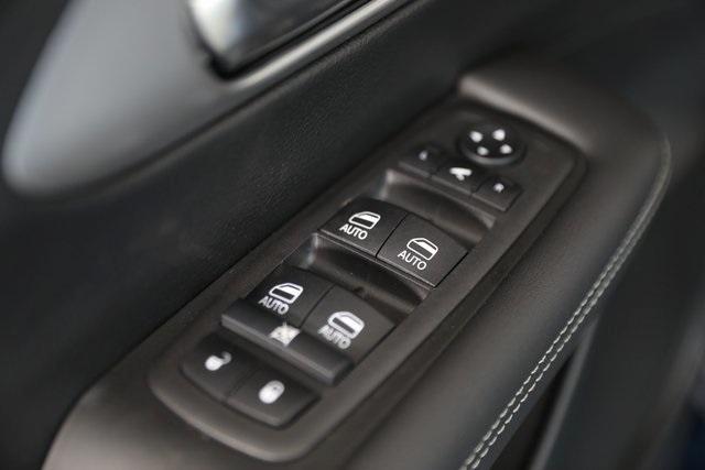 new 2025 Chrysler Pacifica car, priced at $45,002