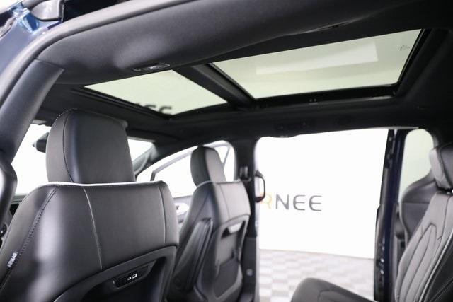 new 2025 Chrysler Pacifica car, priced at $45,002