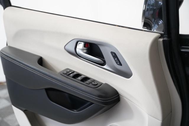 used 2022 Chrysler Pacifica car, priced at $19,385