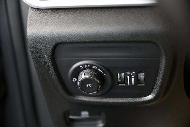 new 2025 Jeep Grand Cherokee car, priced at $45,684