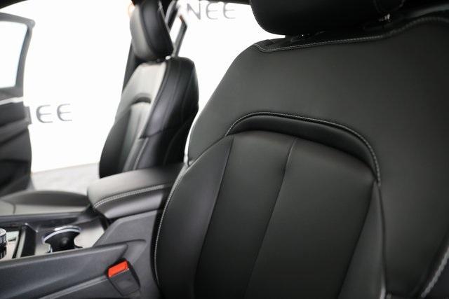 new 2025 Jeep Grand Cherokee car, priced at $45,684