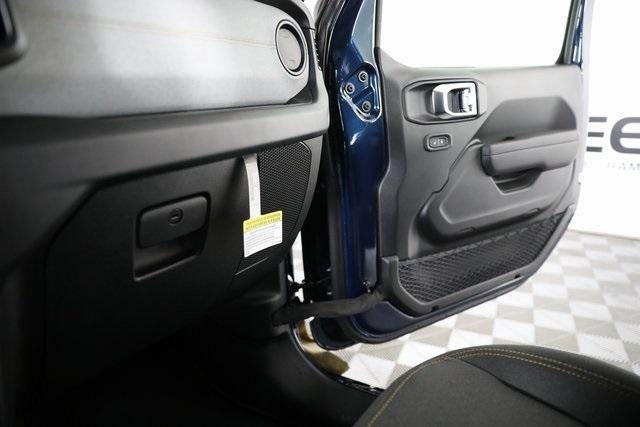new 2025 Jeep Gladiator car, priced at $41,768