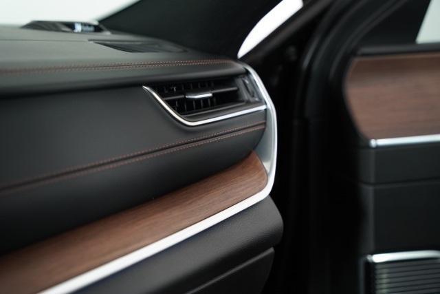 used 2022 Jeep Grand Cherokee car, priced at $43,654