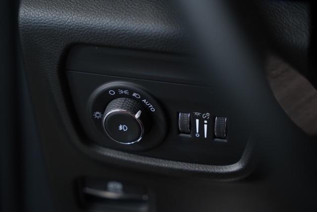 used 2022 Jeep Grand Cherokee car, priced at $43,654