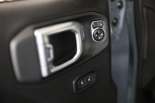 new 2025 Jeep Wrangler car, priced at $52,396
