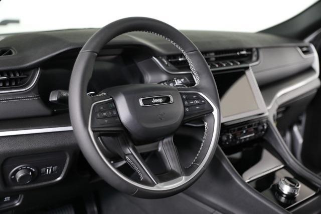 new 2025 Jeep Grand Cherokee car, priced at $43,803