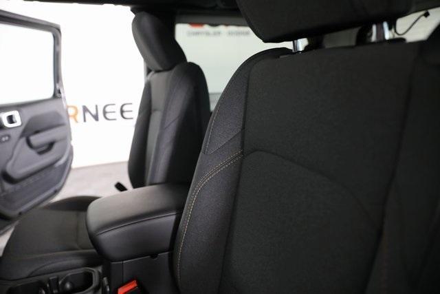 new 2025 Jeep Wrangler car, priced at $36,661