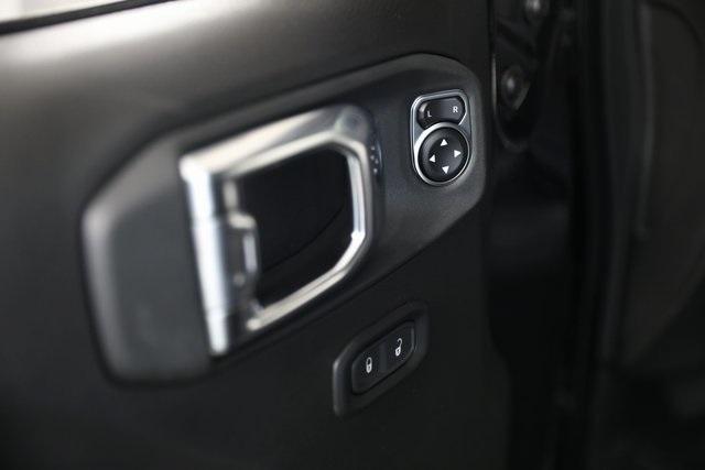 new 2025 Jeep Wrangler car, priced at $36,661