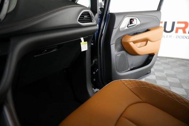new 2025 Chrysler Pacifica Hybrid car, priced at $45,045