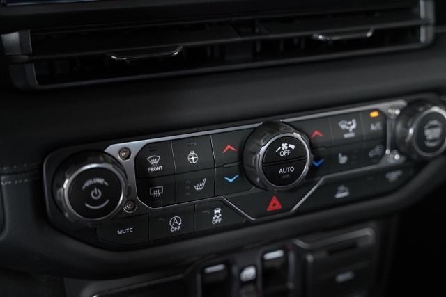 new 2025 Jeep Gladiator car, priced at $41,839