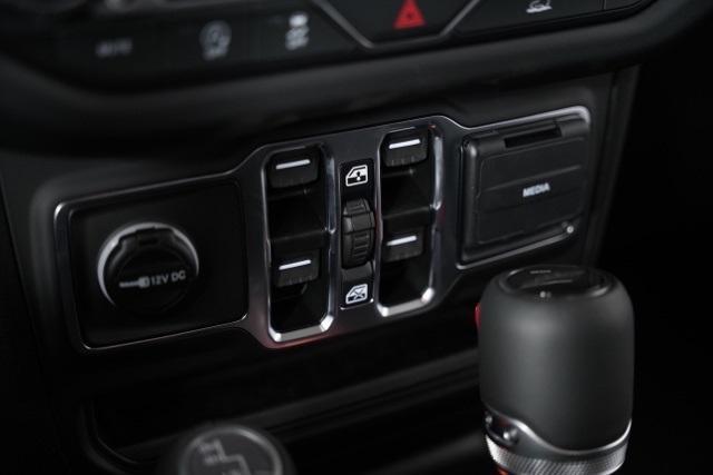 new 2025 Jeep Gladiator car, priced at $41,839