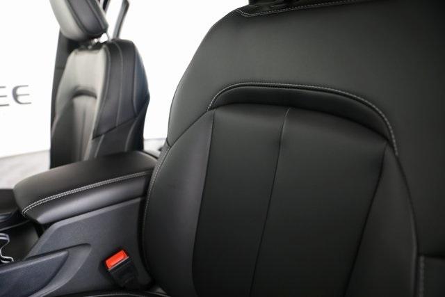 new 2025 Jeep Grand Cherokee L car, priced at $48,472