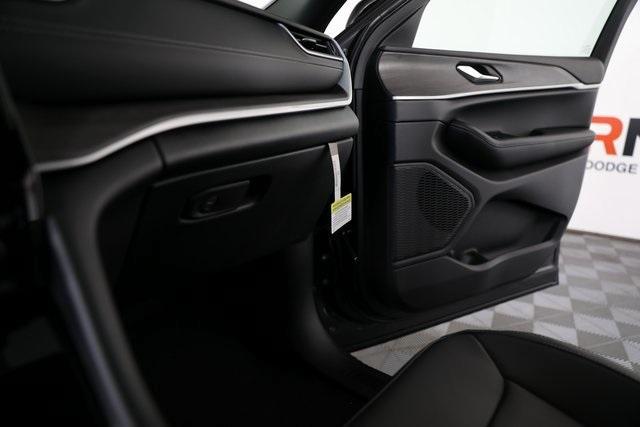 new 2025 Jeep Grand Cherokee L car, priced at $48,472
