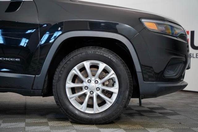 used 2019 Jeep Cherokee car, priced at $17,224