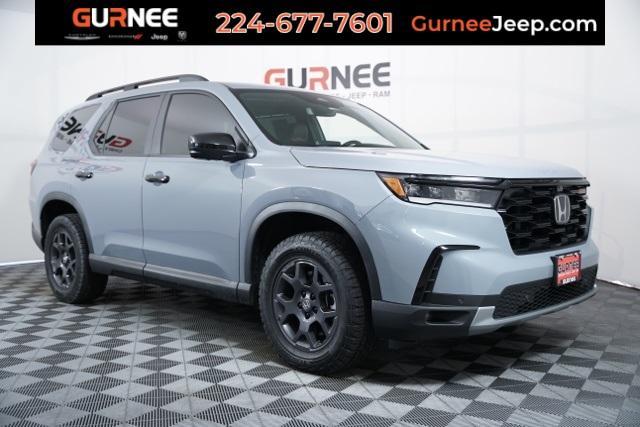 used 2025 Honda Pilot car, priced at $41,997