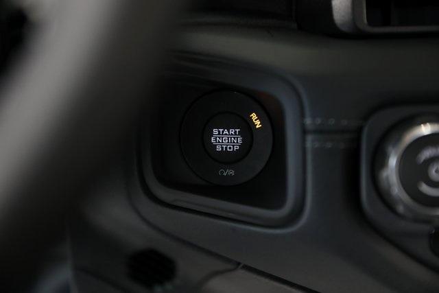 new 2025 Jeep Gladiator car, priced at $52,665