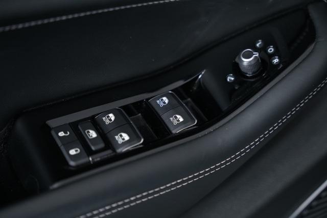 used 2022 Jeep Grand Cherokee car, priced at $34,299