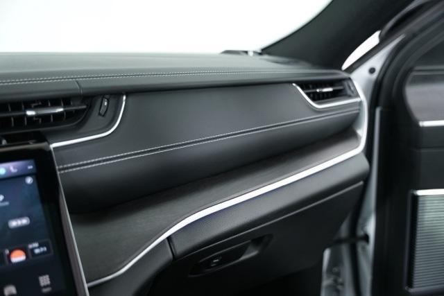 used 2022 Jeep Grand Cherokee car, priced at $34,299