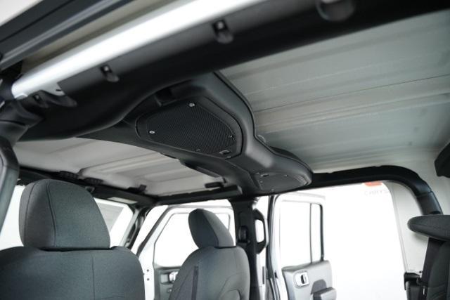new 2025 Jeep Gladiator car, priced at $39,527