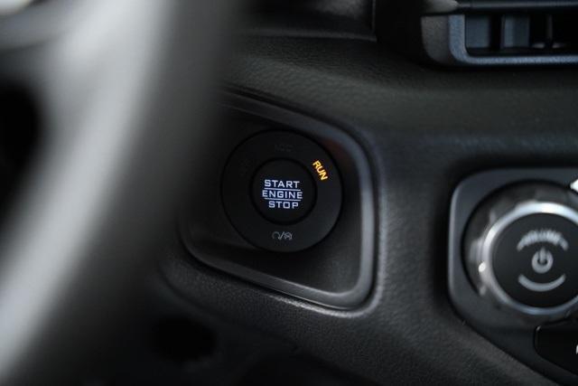new 2025 Jeep Gladiator car, priced at $39,527