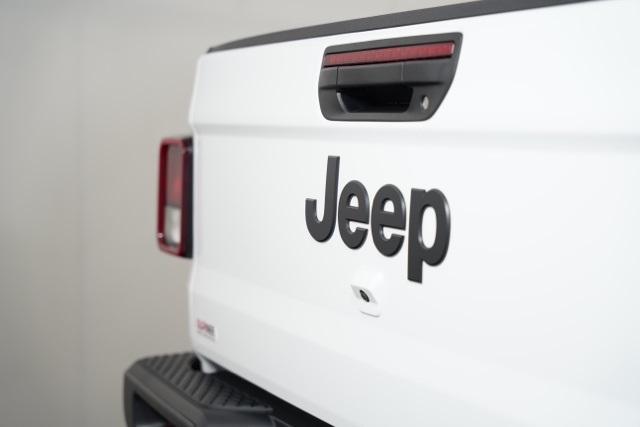 new 2025 Jeep Gladiator car, priced at $39,527