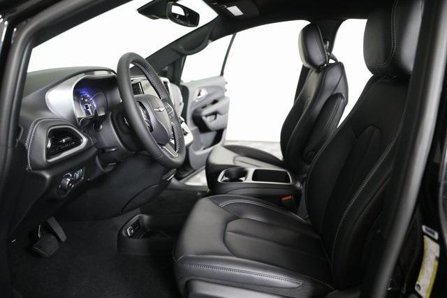 new 2026 Chrysler Pacifica car, priced at $39,014