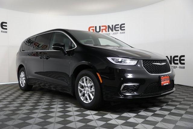 new 2026 Chrysler Pacifica car, priced at $39,014