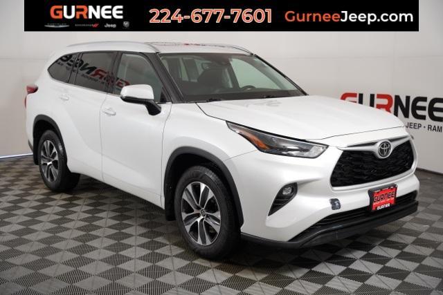 used 2022 Toyota Highlander car, priced at $31,562