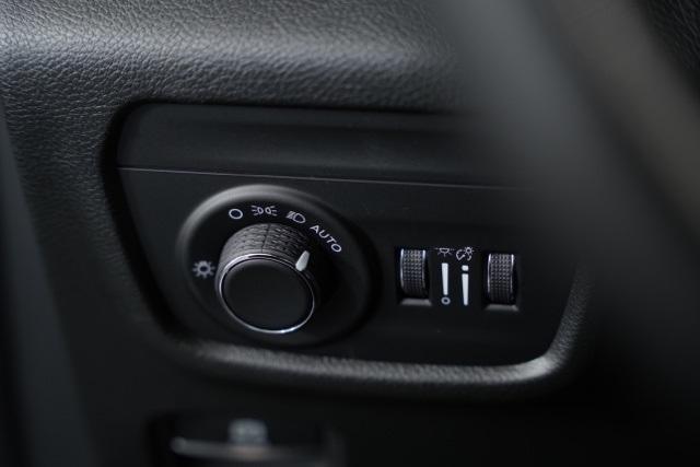 new 2025 Jeep Grand Cherokee L car, priced at $43,304