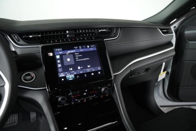 new 2025 Jeep Grand Cherokee L car, priced at $43,304