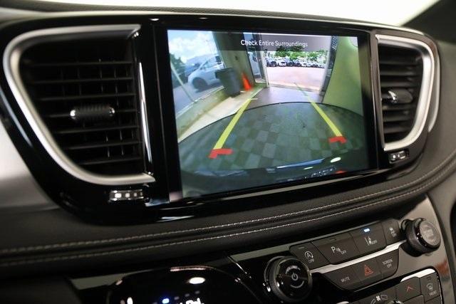 new 2025 Chrysler Pacifica car, priced at $44,537
