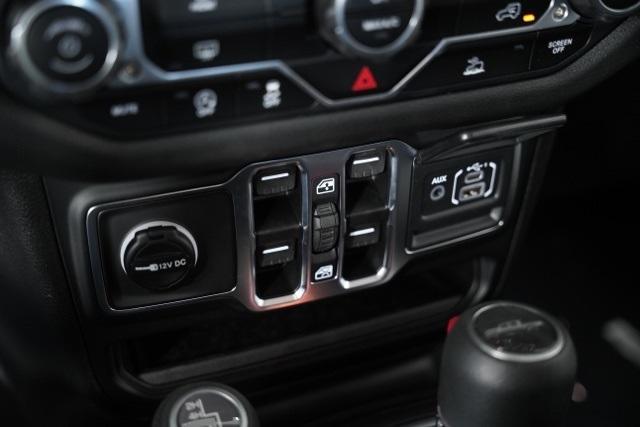 new 2025 Jeep Gladiator car, priced at $36,579