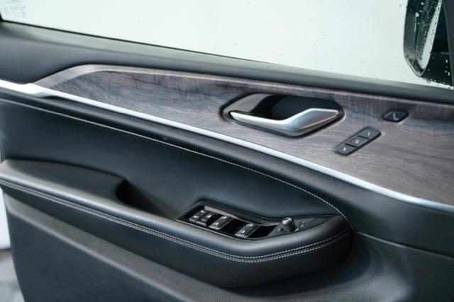 used 2022 Jeep Grand Cherokee car, priced at $36,403