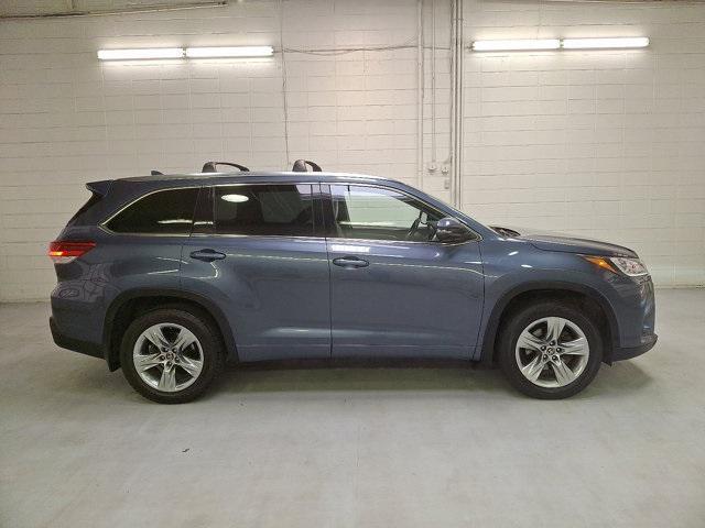 used 2019 Toyota Highlander car, priced at $26,200