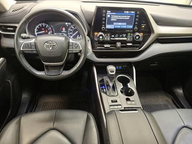 used 2022 Toyota Highlander car, priced at $37,200