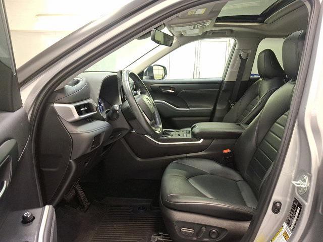 used 2022 Toyota Highlander car, priced at $37,200
