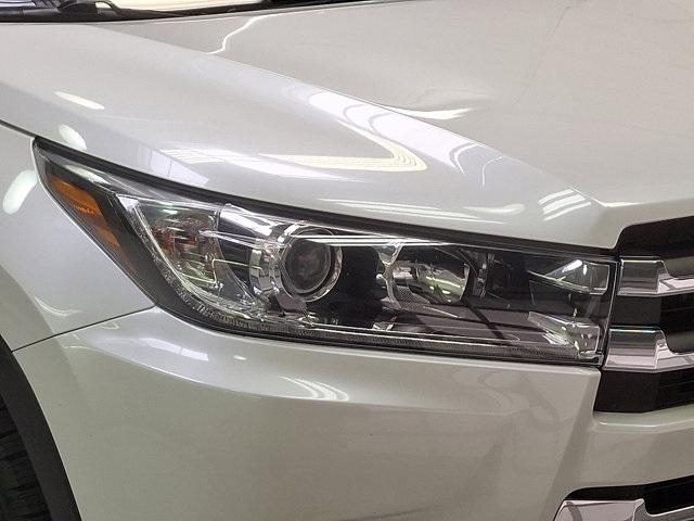 used 2019 Toyota Highlander car, priced at $28,100