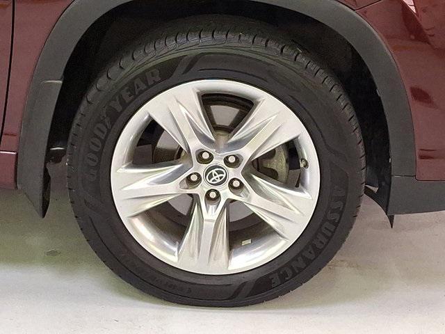 used 2019 Toyota Highlander car, priced at $31,300